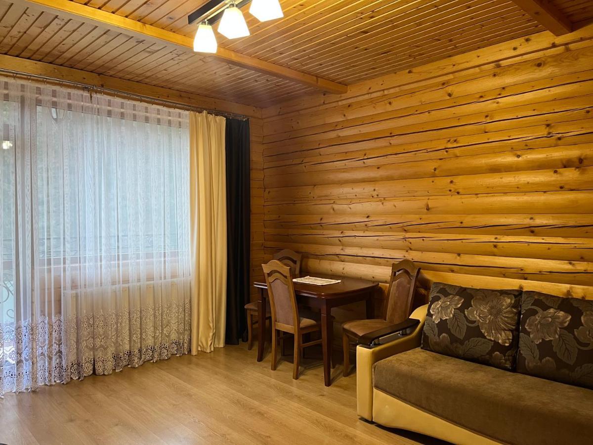 "Діброва" Hotel Yaremche Exterior photo